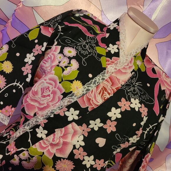 Hello Kitty Top Shorts Outfit Size Small Black Lace Rose Halloween Gyaru Cosplay - Picture 12 of 15